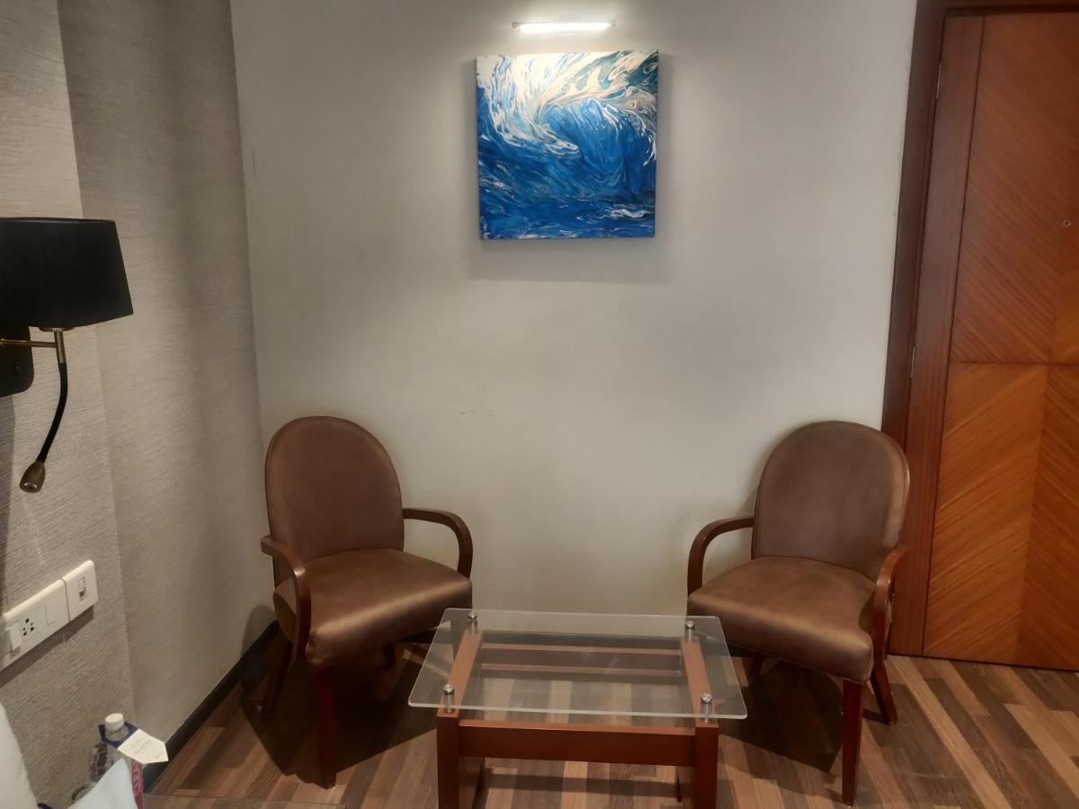 ホテル Adiva Residency Beacon, Grant Road, ムンバイ エクステリア 写真